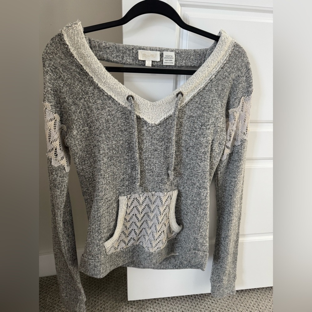 Miss me vneck open back sweatshirt